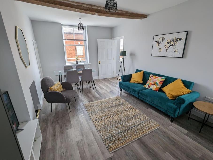 31 High Street - Modern & Stylish 2-Bed Apartment - Inc Parking Husbands Bosworth Dış mekan fotoğraf
