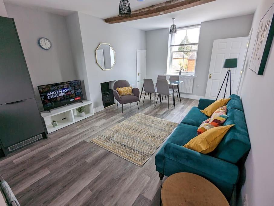 31 High Street - Modern & Stylish 2-Bed Apartment - Inc Parking Husbands Bosworth Dış mekan fotoğraf