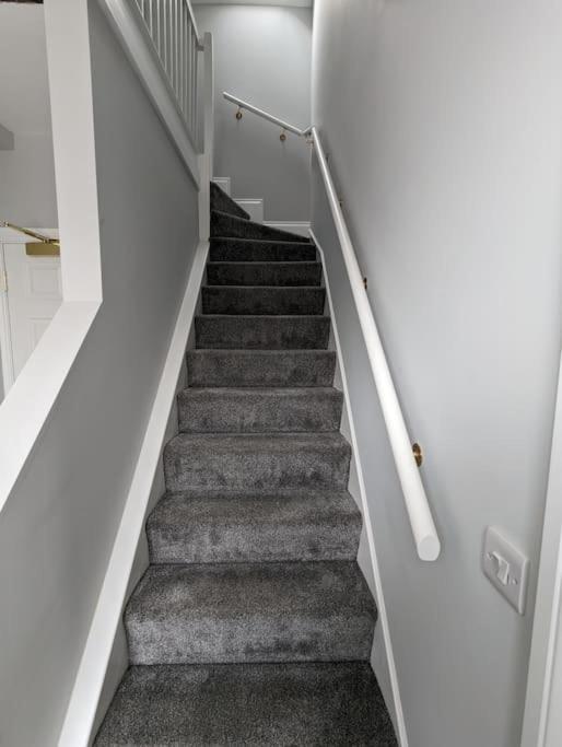 31 High Street - Modern & Stylish 2-Bed Apartment - Inc Parking Husbands Bosworth Dış mekan fotoğraf