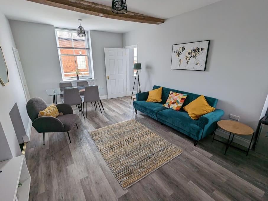 31 High Street - Modern & Stylish 2-Bed Apartment - Inc Parking Husbands Bosworth Dış mekan fotoğraf
